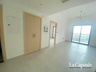 SEMI-FURNISHED | MULTIPLE CHEQUES | READY TO MOVE