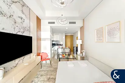 Fully Furnished | Prime Location | High floor