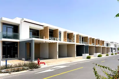 Perfect location | Walk to Pool | Area Expert