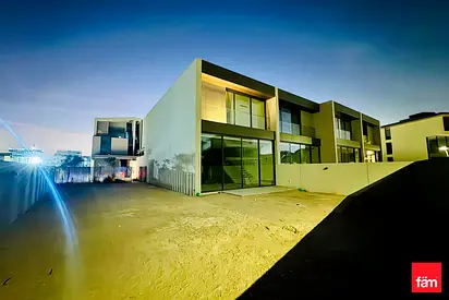 Corner Unit | Single Row | G+1 | BrandNew