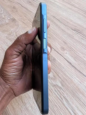 Samsung Galaxy A25 5G.UAE TRA VERSION Smartphone featuring a 6.5-inch 120Hz Super AMOLED display, 50