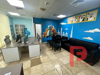 مكتب خدمي مفروش بالكامل في مركز أعمال | جاهز للاستخدام