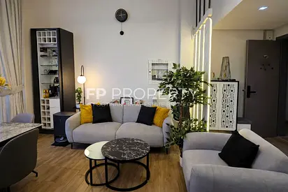 Fully Furnished | upgraded | Spacious Layout