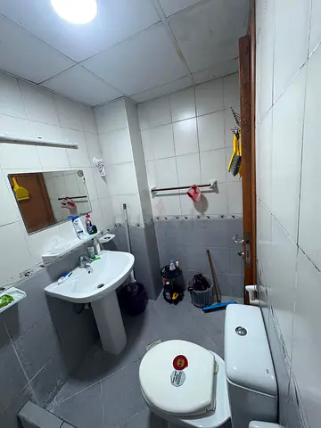 Room with attached wash room for rent in karama, monthly rent 2500 aed