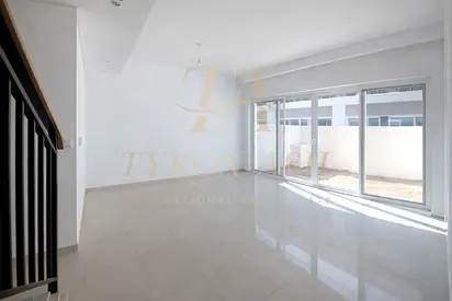 STYLISH 4BHK| CLOSED KITCHEN| AVAILABLE MID APRIL