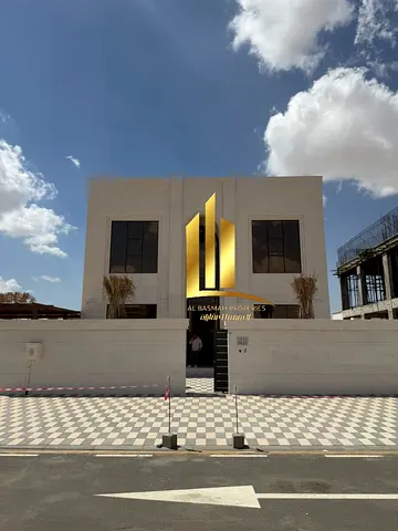 فيلا حديثة مودرن  في الحوشي مغلفه بالحجر بالكامل