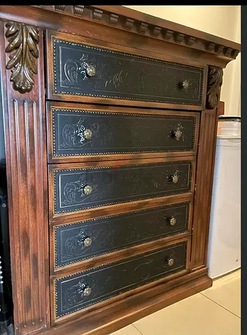 Elegant Antique-Style Dresser with Intricate Detailing