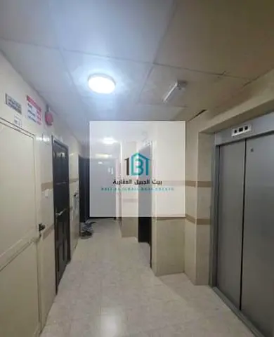 🏢 للبيع — بناية استثمارية مميزة في الشارقة / شارع الخان الرئيسي فرصة استثمارية نادرة في واحد من أهم شوارع الشارقة الحيوية. بناية جاهزة بدخل ثابت وموق