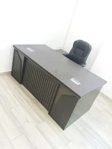 Modern Executive Office Desk with Ergonomic Chair