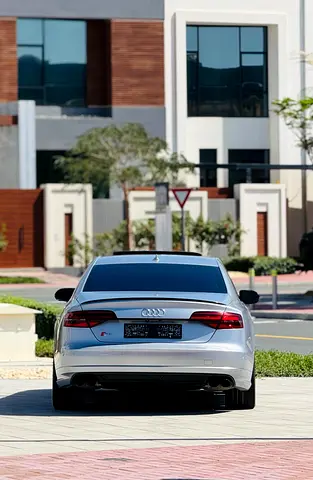 2016 AUDI S8 — миниатюра 8