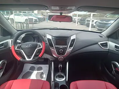 صورة 6 لـ 2016 Hyundai VELOSTER