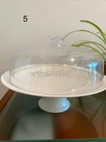 Cake stand with cover