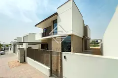 PARK VIEW | SINGLE ROW | HUGE LAYOUT