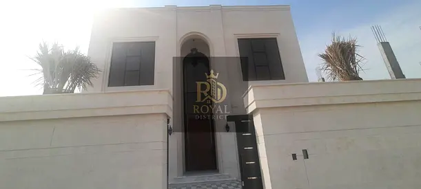 تملك  فيلا 5غرف  +مجلس +غرفة خادمة  فاخرة | جميع الغرف ماستر مساحة غرفة فسيحة  |تشطيبات راقية |موقع ممتاز | بسعر لقطة.