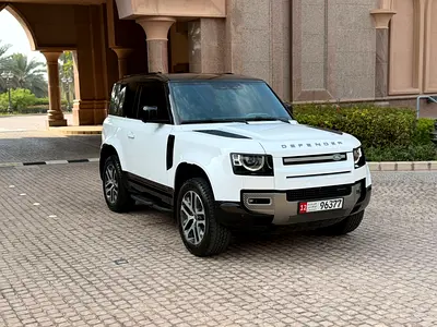 Land Rover Defender 90 SE -2023, GCC Specs,Service Package in Quick Fit Auto Center
