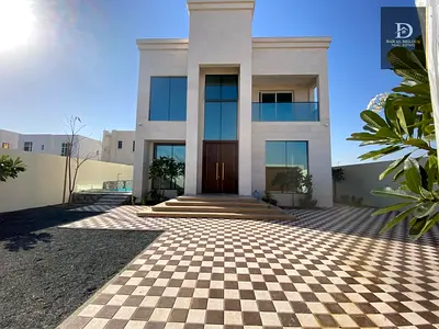 For sale a villa in Houshi district, Sharjah In front of the Sheikh area, a villa on a land area of 6,000 feet And the construction area of 5000 feet