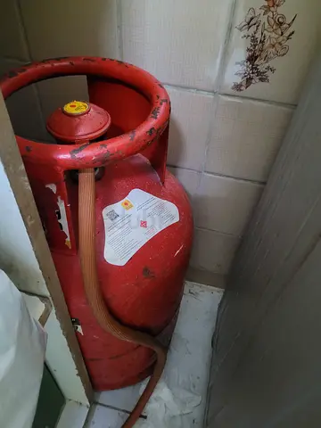 Gas cylinder