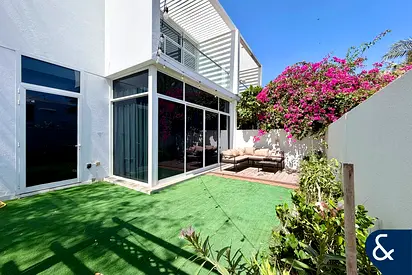 4 Bed Twin Villa | Close To Pool | Single Row