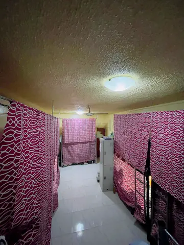 Bed Space Available For Jumeriah 1