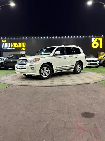 Toyota Land Cruiser VXR 2014 - GCC Specs