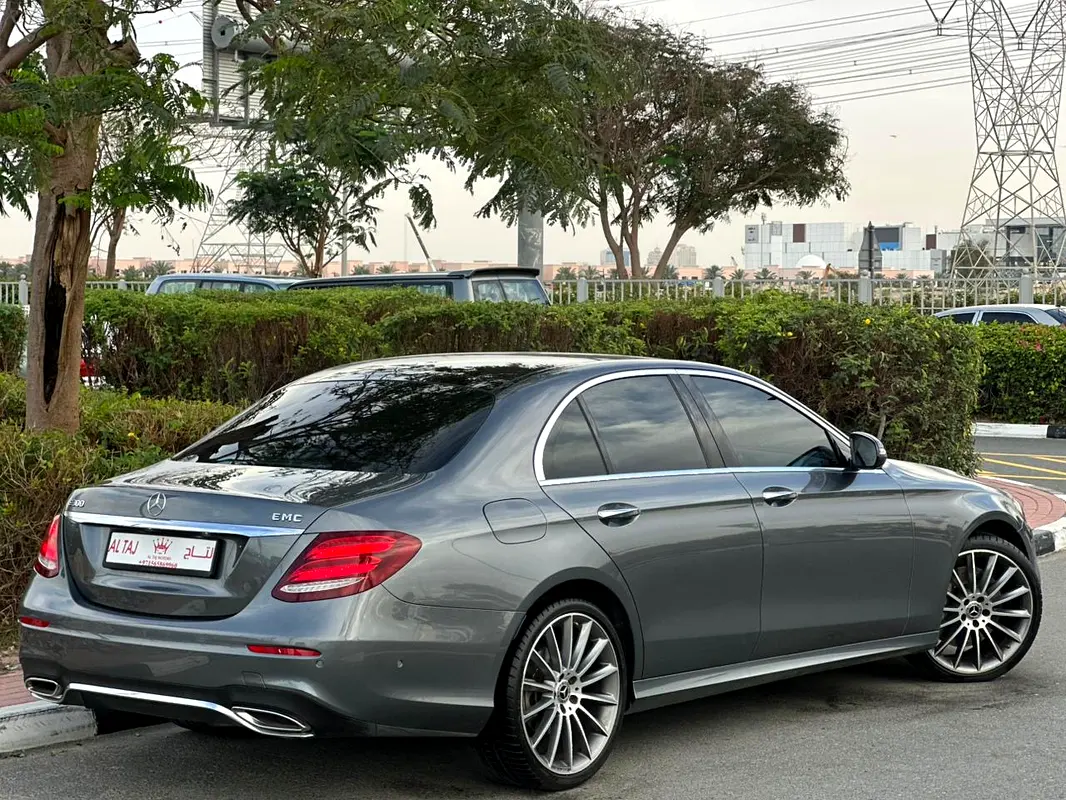 Mercedes-Benz E-Class 2020 — photo 1 of 11