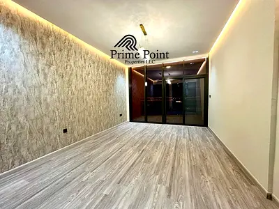 Stylish Studio for Sale | Upgraded & Freehold