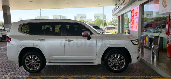Toyota Land Cruiser VXR 2022 - GCC Specs - Excellent Condition