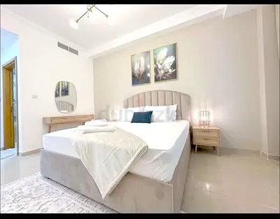Queen size beautiful bed will all accessories