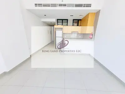 استوديو التقسيم المتوسط | مجهز بأجهزة المطبخ