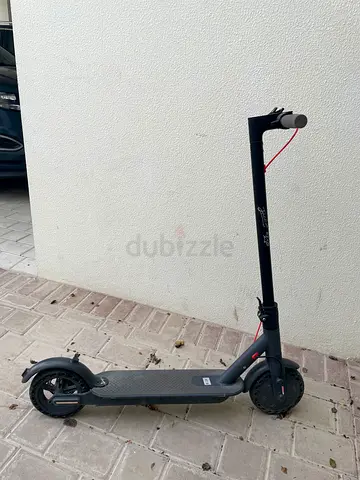 Electric Scooter in Great Condition- Slight usage