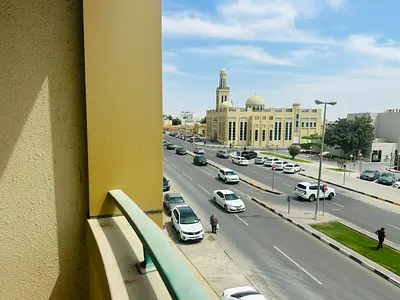 شقة عائلية+بلكونة + إطلالة مفتوحة+إضاءة طبيعية+مساحات واسعه+تشطيب حديث
