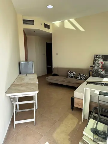 FURNISHED UNIT | SPACIOUS AIRY | VACANT