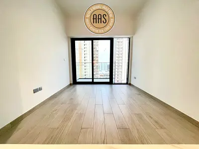 Modern style | 2 baths | U shape kitchen | high floor