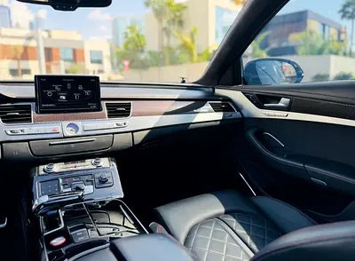 2016 AUDI S8 — миниатюра 17