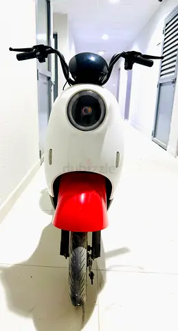 Electric scooter (urgent sale) price negotiable