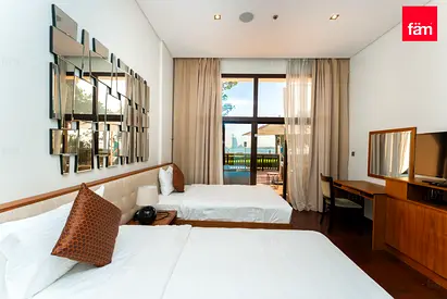 GROUND FLOOR/ HUGE TERRACE / SEA VIEW