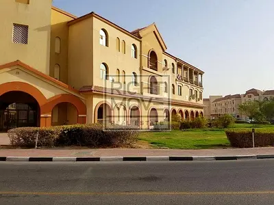 Sepcious vacant studio availble for rent in Spain cluster/ 37000