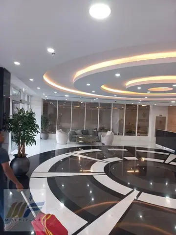 فرصة نادرة لا تتكرر للتملك الفوري في عجمان داخل جولف تاور، شقة فاخرة بمواصفات مميزة وموقع استراتيجي.