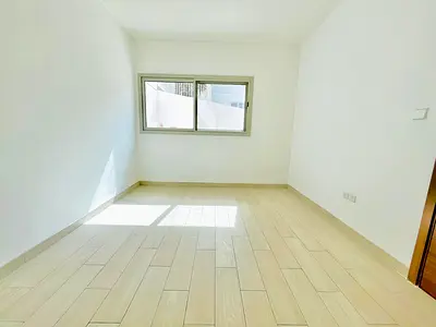 one bedroom appartment for rent 60k with 4 cheques (negotiable) with covered parking