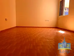 A room and a living room for rent with excellent space and a balcony.