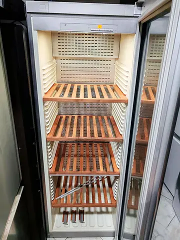 Miele Free Standing Wines Chiller with Wooden Shelves
