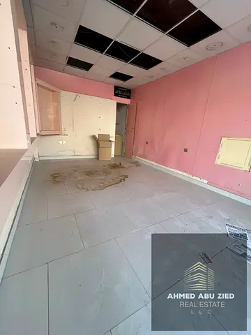 اشيك واوسع محل تجاري مميز للإيجار السنوي على شارع الشيخ عمار مباشرة في الروضة 3، موقع حيوي مناسب لكافة الأنشطة، فرصة رائعة لبدء أو تطوير مشروعك