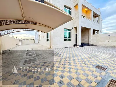 LUXURY 4BEDROOM VILLA WITH SPARTE Majlis waderobe MasterBed room parking ready to move only jest 120k