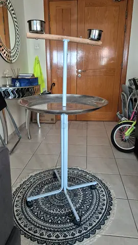 Parrots T stand with 2 feeding bowls