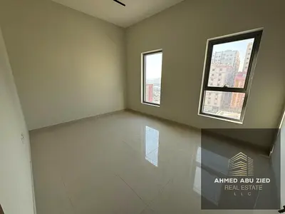 اول ساكن|خزائن في الحائط3غرف صاله|3حمام|تكييف مركزي|بلكونه اطلاله مفتوحه|تشطيبات سوبر ديلوكس|موقع مميز بجوار جميع الخدمات|سهل الوصول لدبي والشارقه..