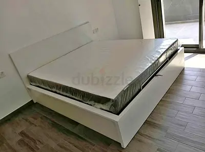 IKEA hydraulic queen‑size bed (160 × 200 cm) with  IKEA mattress ✨