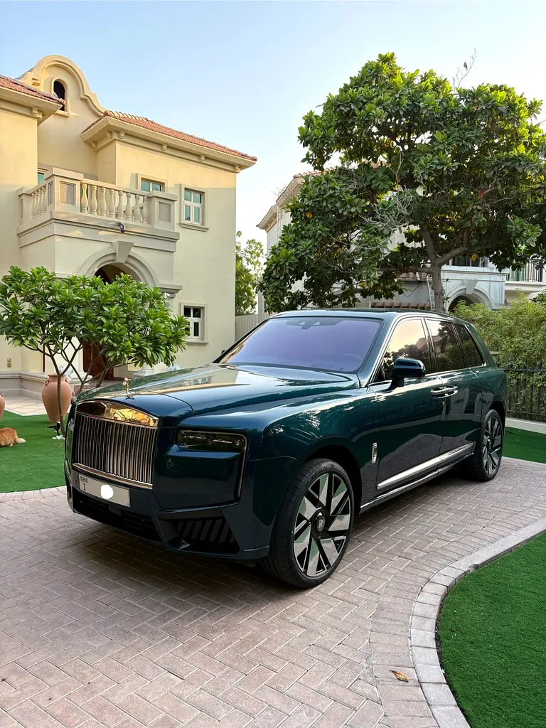 Rolls-Royce Cullinan 2023 — photo 1 of 15