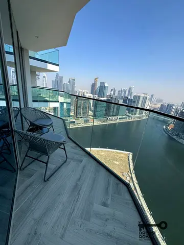 Furnished | brand new | High floor | Canal view