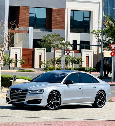 2016 AUDI S8 — миниатюра 4