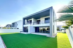 Stunning Five Bed | Close to Pool | Single Row